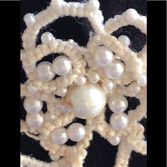 Hand Tatted Pearl & Lace Earring & Brooch - Picture 6 of 8